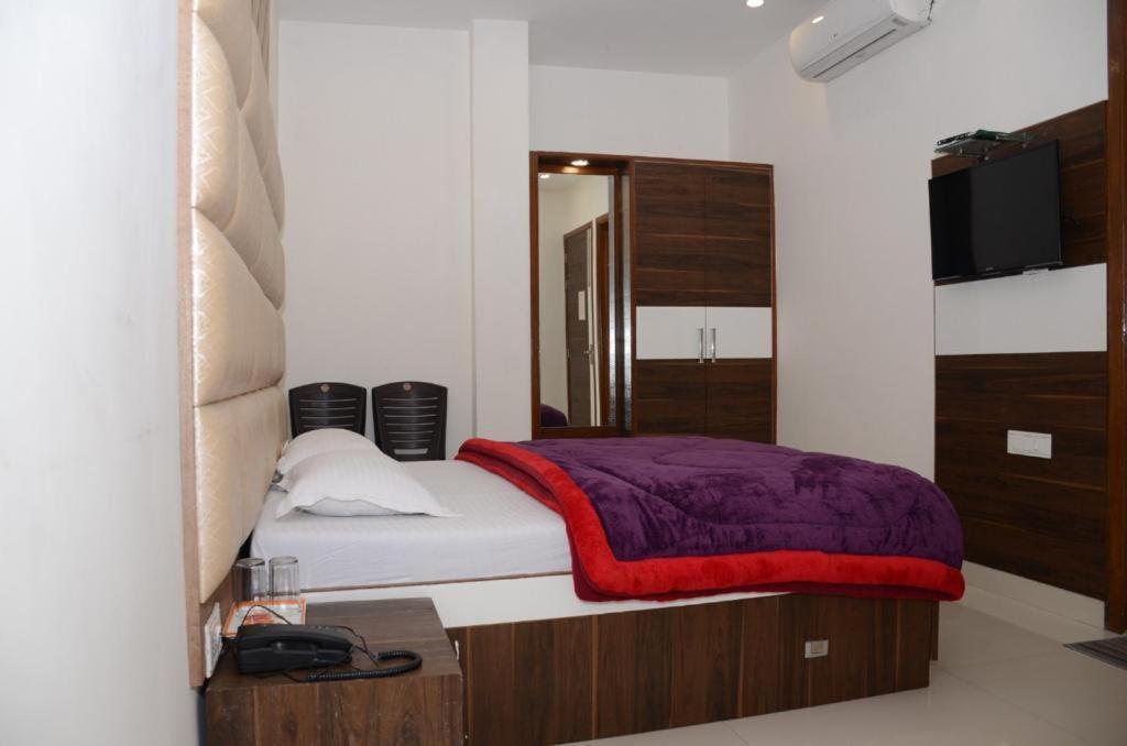 Hotel Robin Inn Амритсар Экстерьер фото
