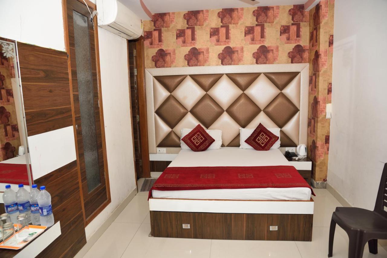 Hotel Robin Inn Амритсар Экстерьер фото