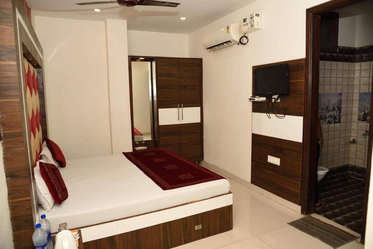 Hotel Robin Inn Амритсар Экстерьер фото